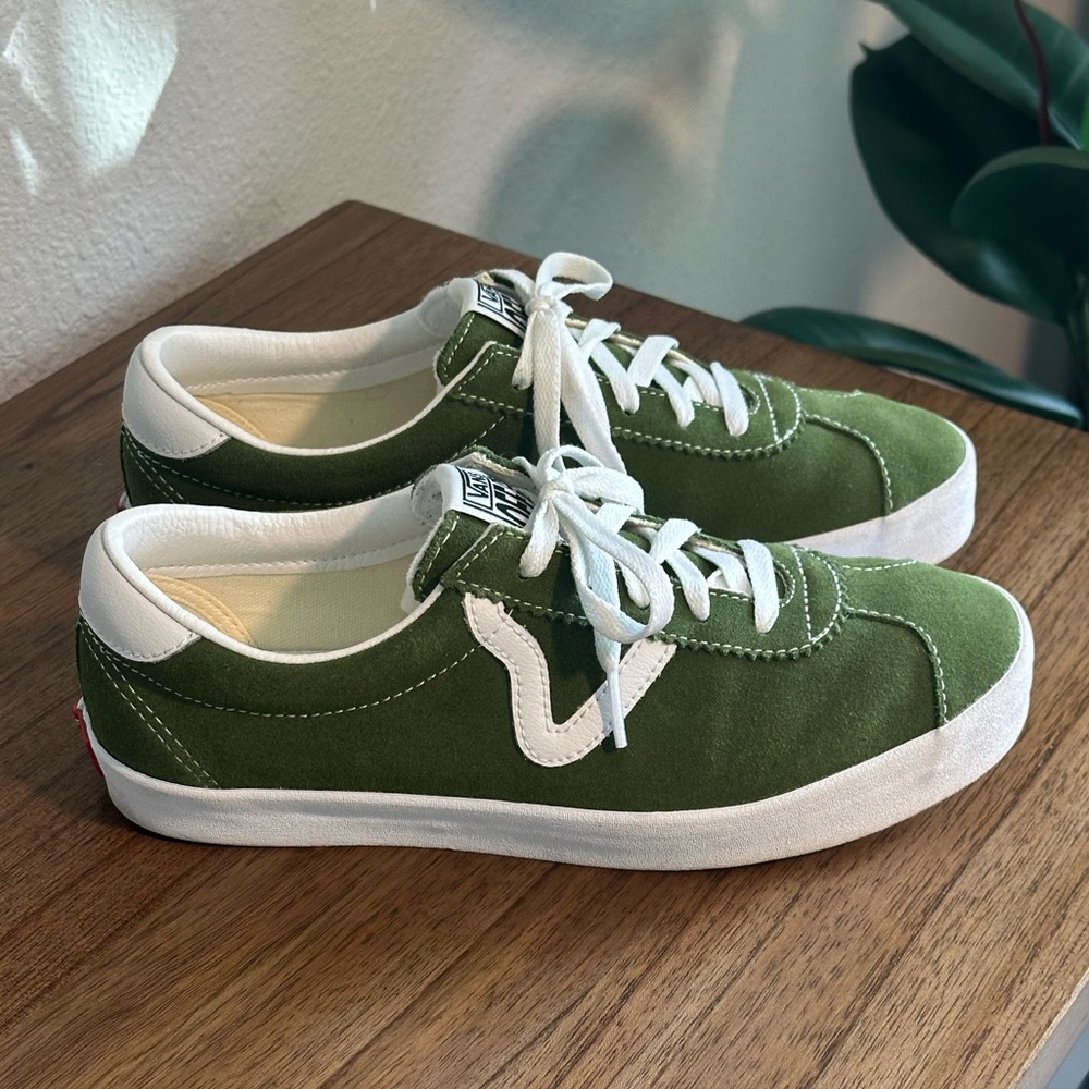 NWOT - Vans Suede Sport Low Sneakers (US Women 8.5 - US Men 7.0) - See Video!